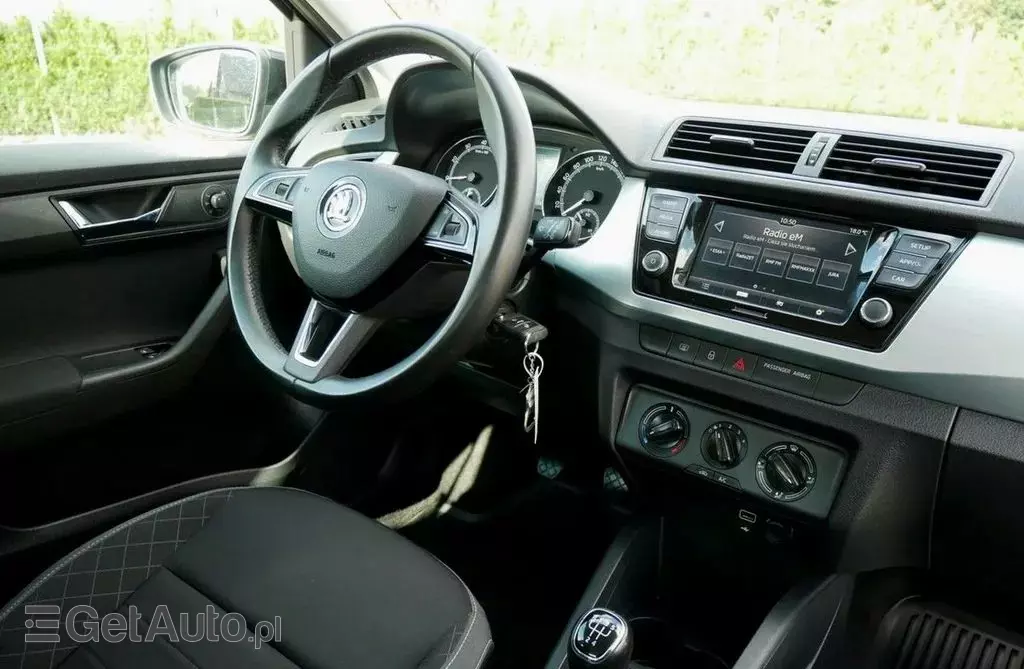 SKODA Fabia 