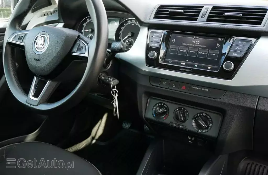 SKODA Fabia 