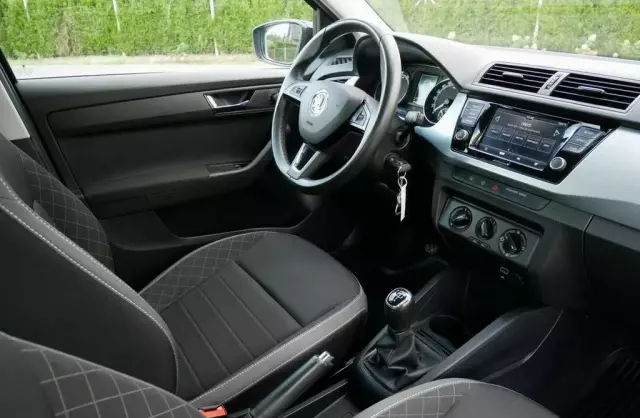SKODA Fabia 