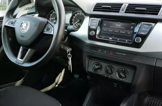 SKODA Fabia 