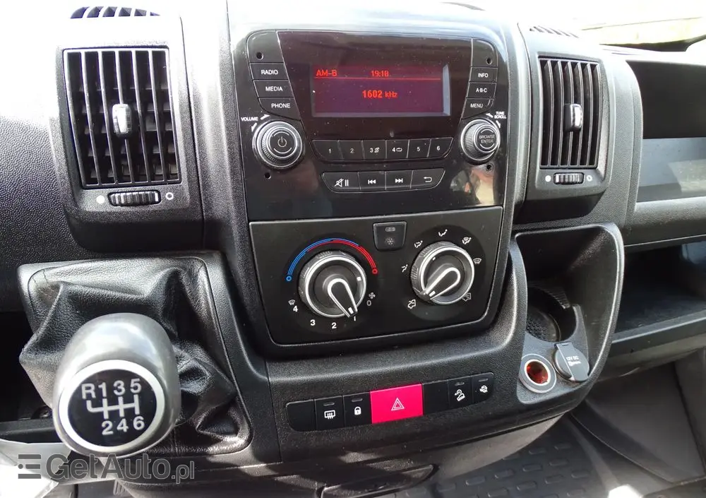 PEUGEOT BOXER 130 koni ,doka, Klima, 7- osób + skrzynia 3,40 m , MAXI 