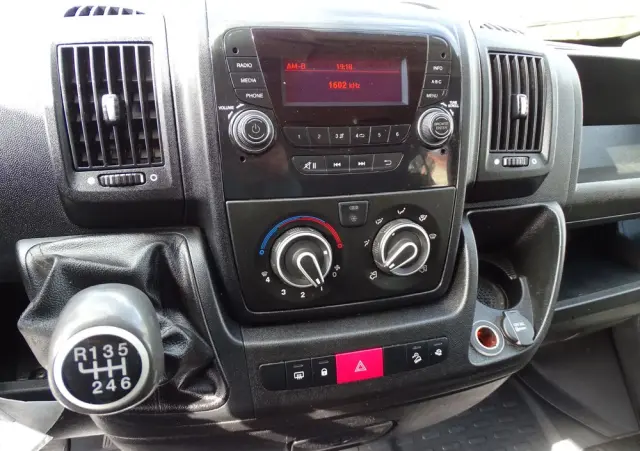 PEUGEOT BOXER 130 koni ,doka, Klima, 7- osób + skrzynia 3,40 m , MAXI 