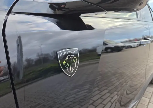 PEUGEOT 408 1.2 PureTech mHEV GT Exclusive S&S e-DSC6