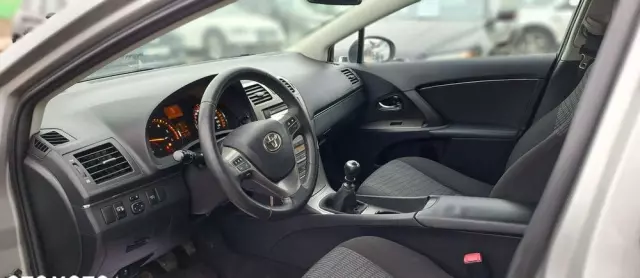 TOYOTA Avensis 