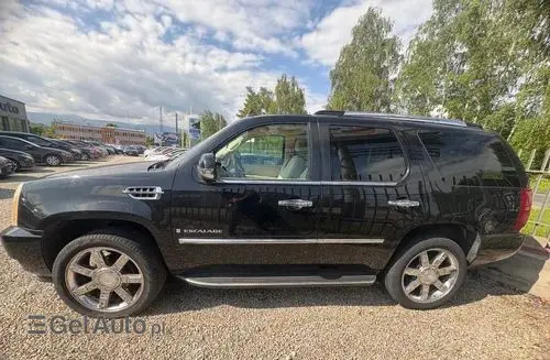 CADILLAC Escalade 