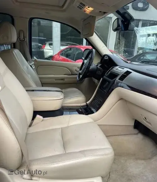 CADILLAC Escalade 
