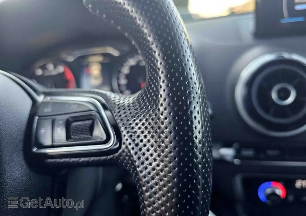 AUDI A3 Limousine 1.4 TFSI cylinder on demand ultra S line Sportpaket