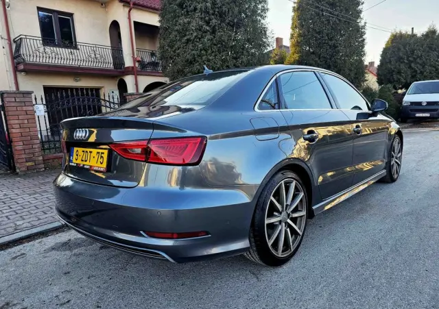 AUDI A3 Limousine 1.4 TFSI cylinder on demand ultra S line Sportpaket