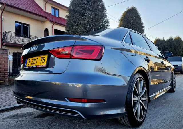 AUDI A3 Limousine 1.4 TFSI cylinder on demand ultra S line Sportpaket