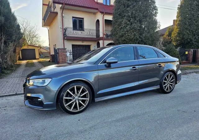 AUDI A3 Limousine 1.4 TFSI cylinder on demand ultra S line Sportpaket