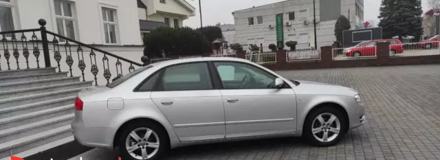 AUDI A4 