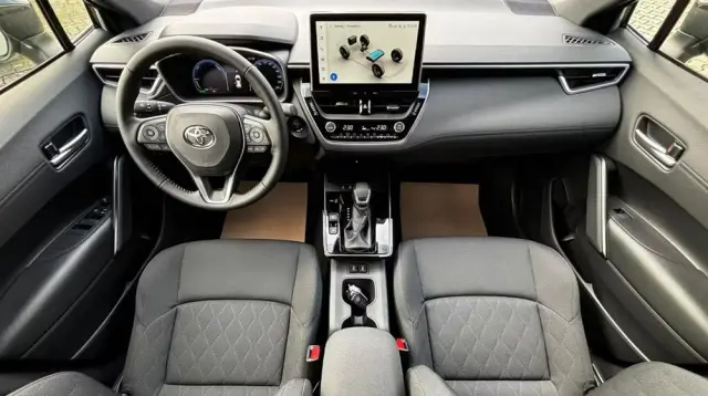 TOYOTA Corolla Cross 