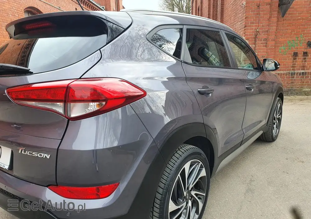 HYUNDAI Tucson Blue 1.7 CRDi 2WD Intro Edition