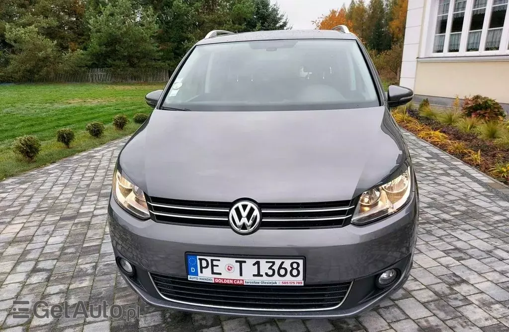 VOLKSWAGEN Touran 