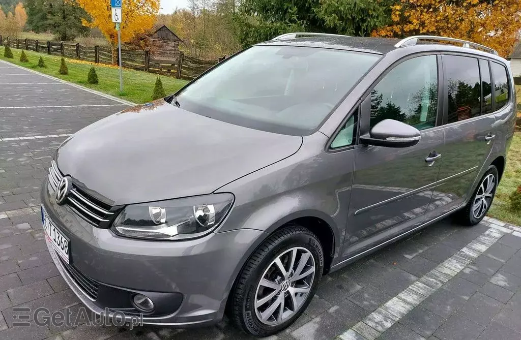 VOLKSWAGEN Touran 