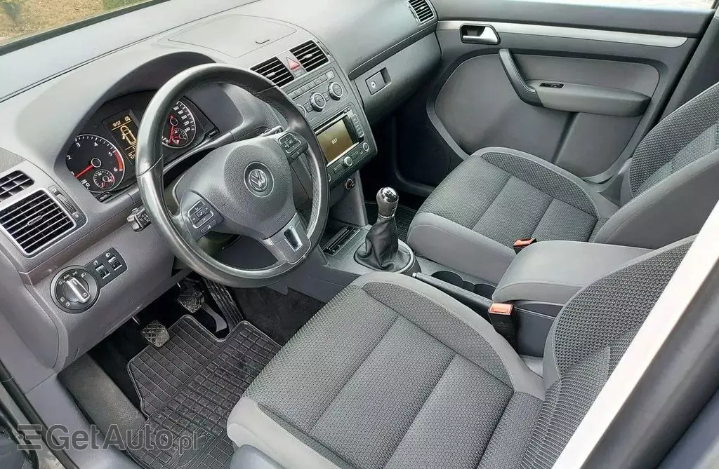 VOLKSWAGEN Touran 