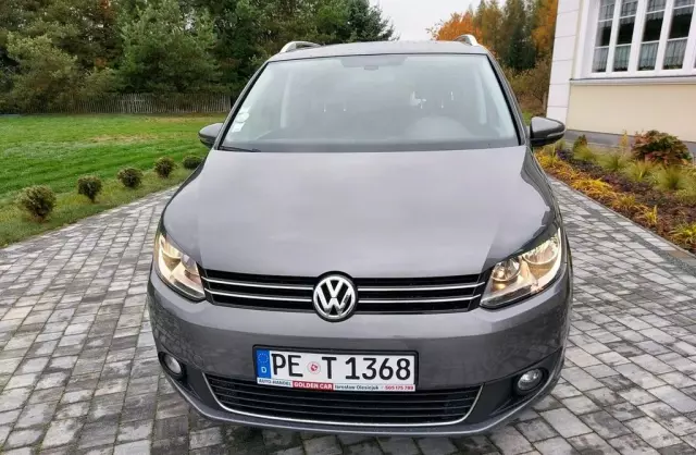 VOLKSWAGEN Touran 