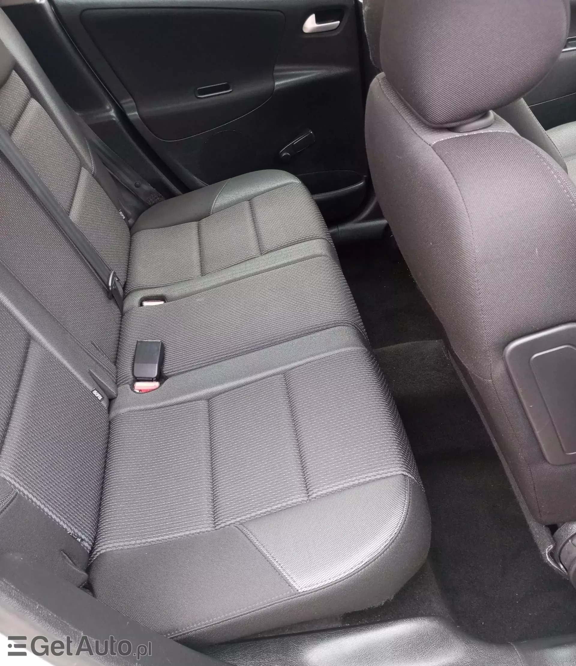 PEUGEOT 207 1.4 i (75 KM)