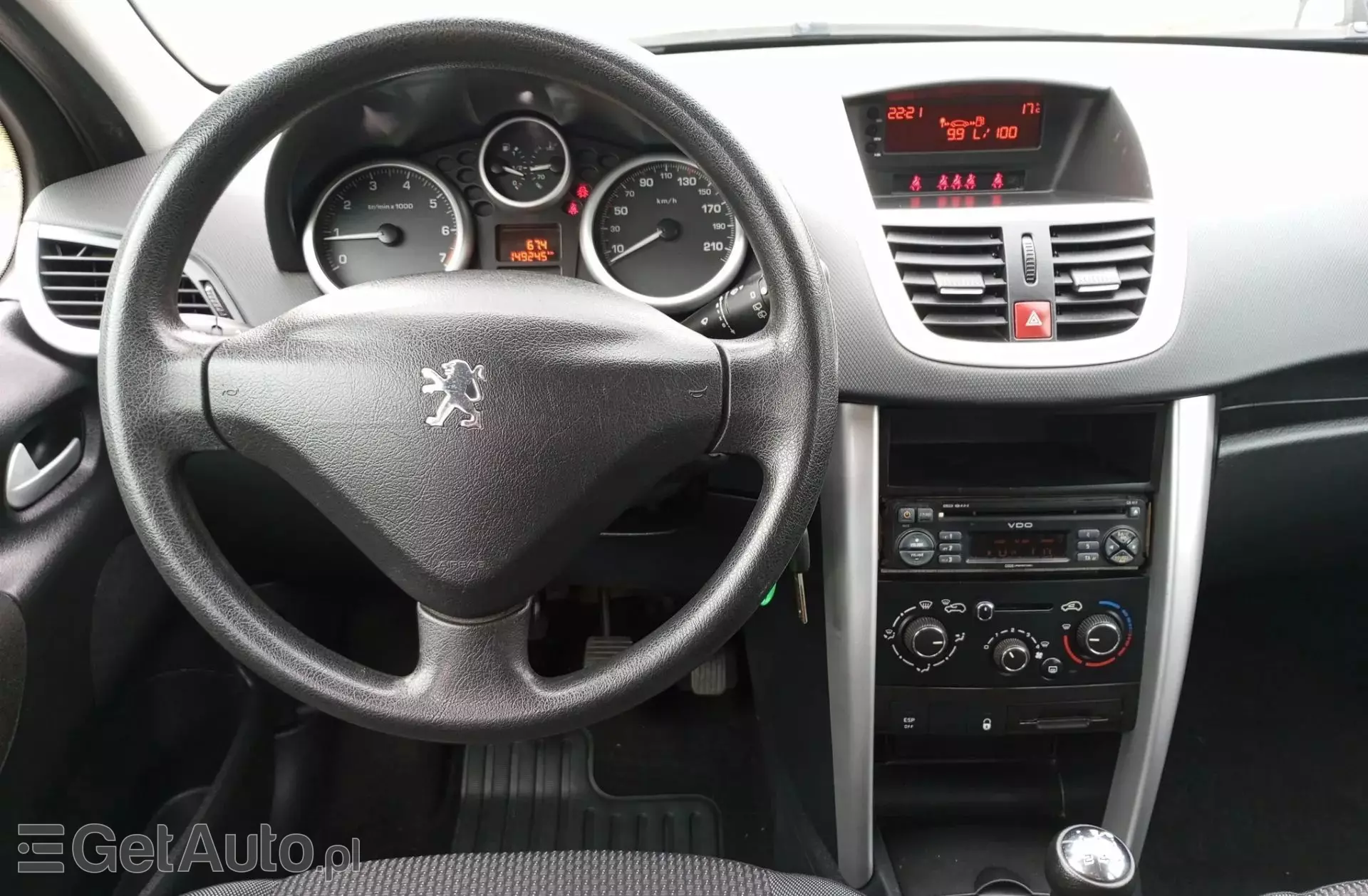 PEUGEOT 207 1.4 i (75 KM)