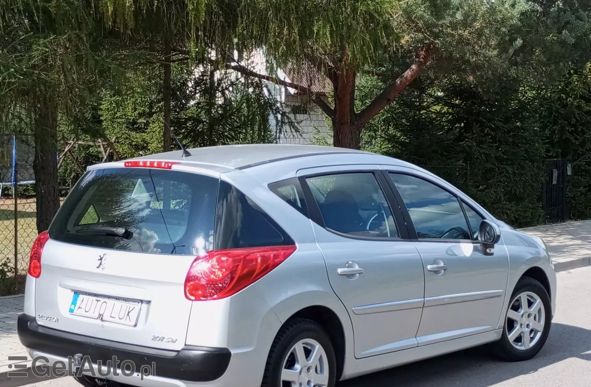 PEUGEOT 207 1.4 i (75 KM)