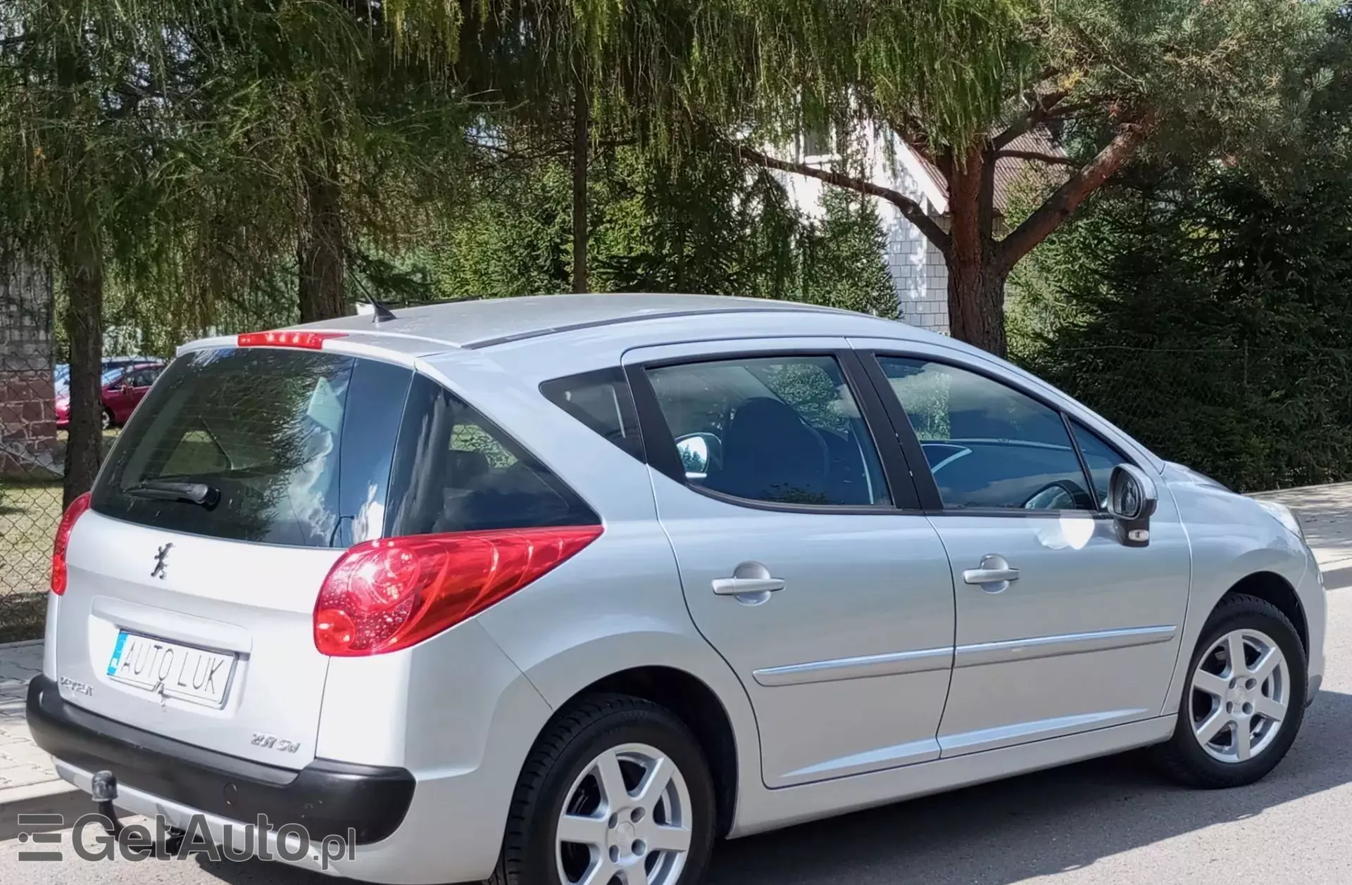 PEUGEOT 207 1.4 i (75 KM)