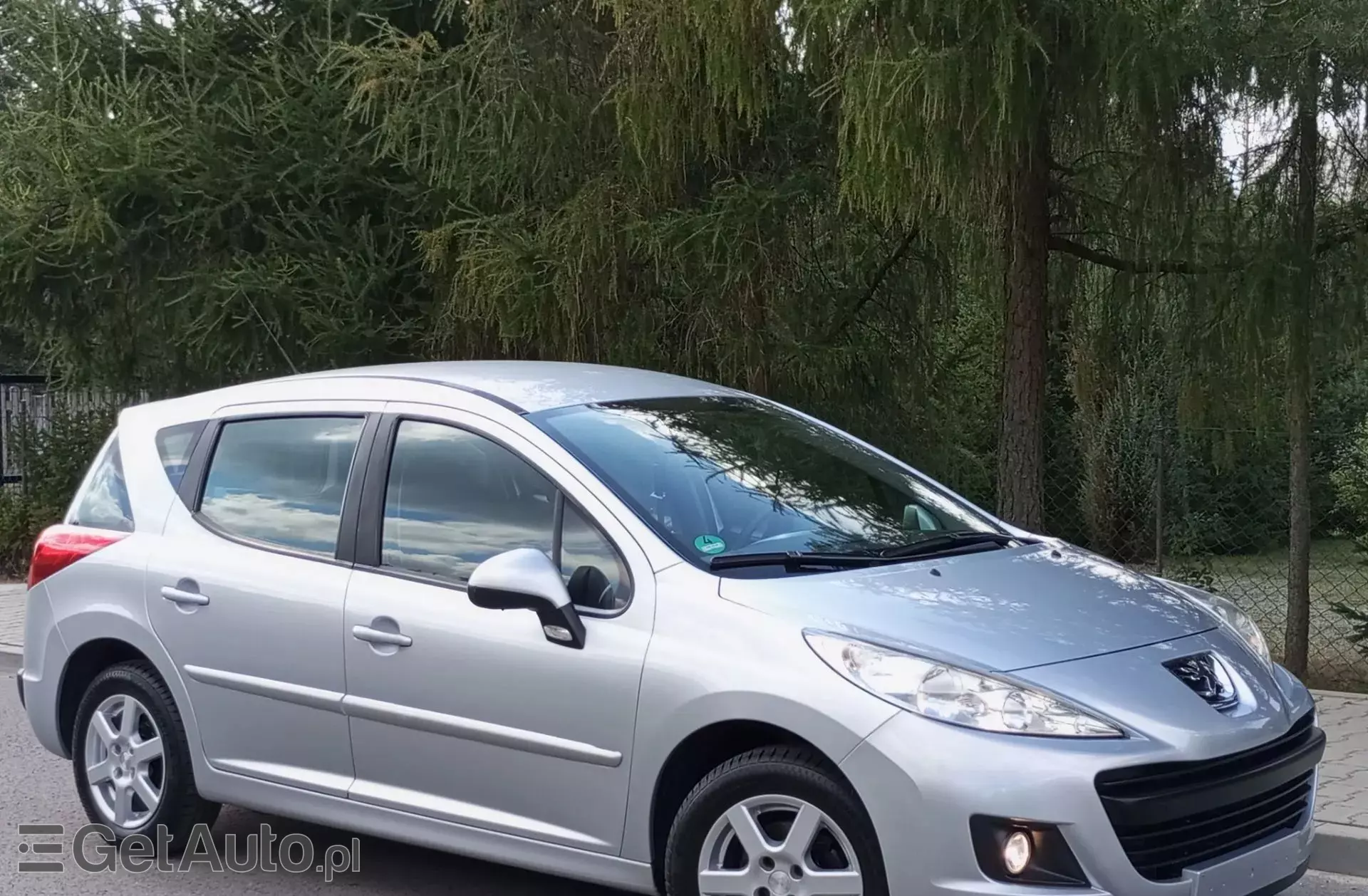 PEUGEOT 207 1.4 i (75 KM)