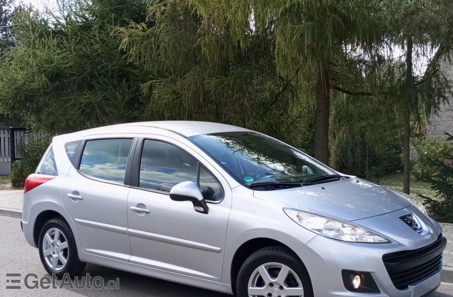 PEUGEOT 207 1.4 i (75 KM)