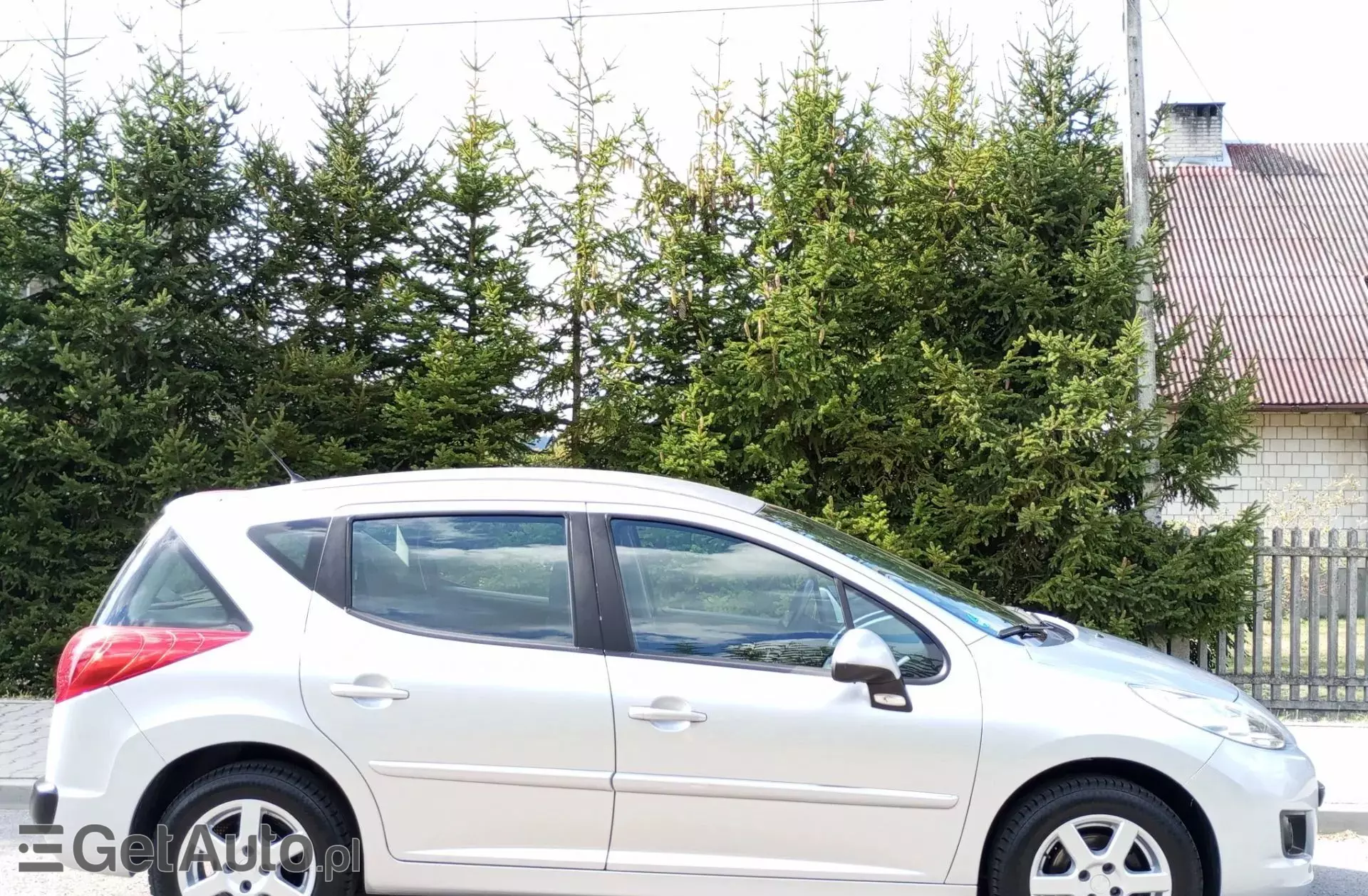 PEUGEOT 207 1.4 i (75 KM)