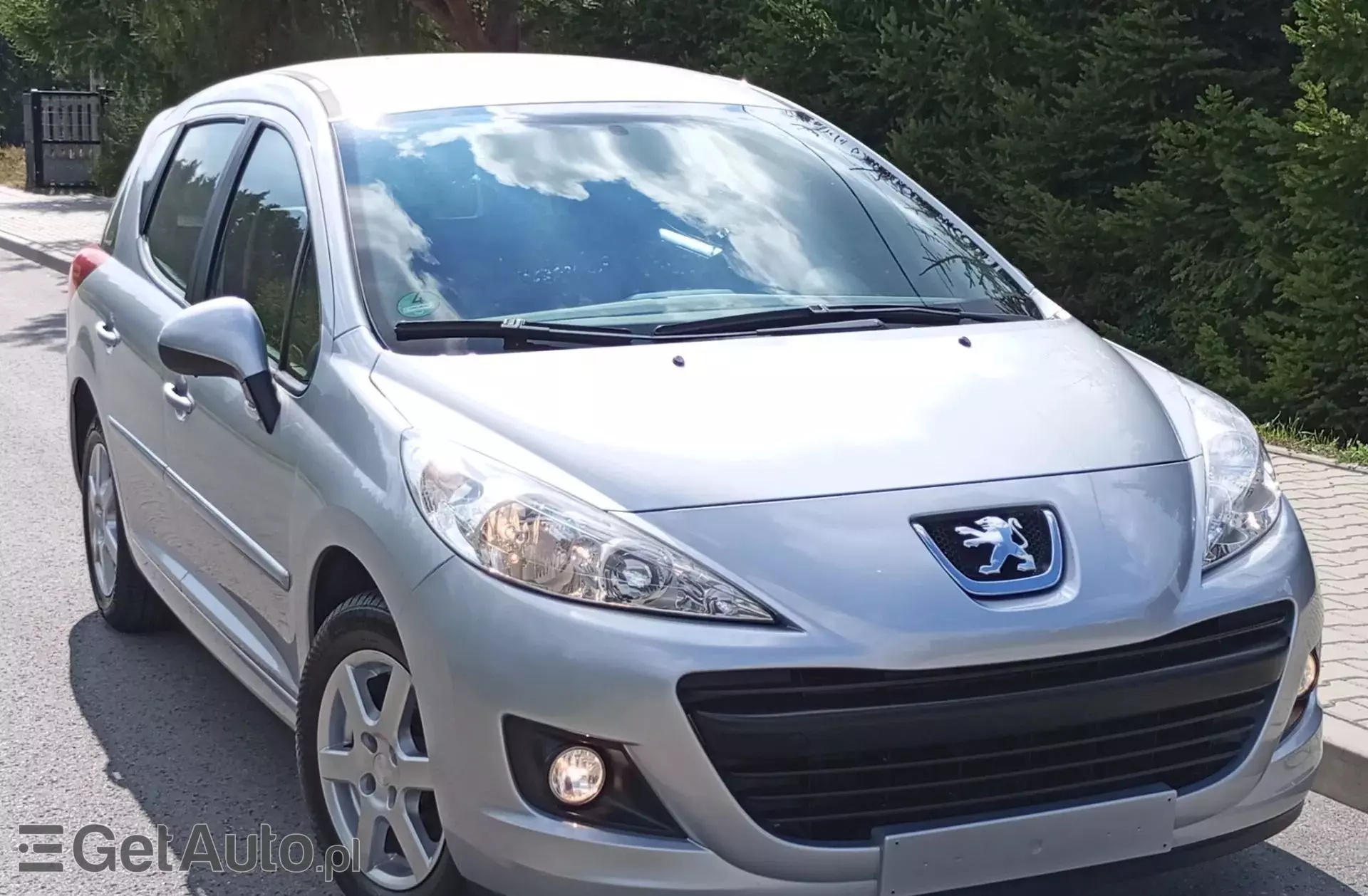 PEUGEOT 207 1.4 i (75 KM)