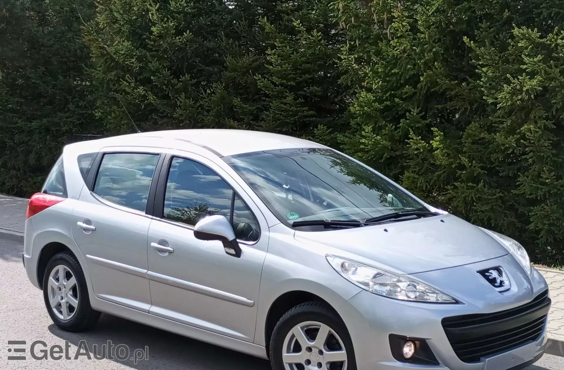 PEUGEOT 207 1.4 i (75 KM)