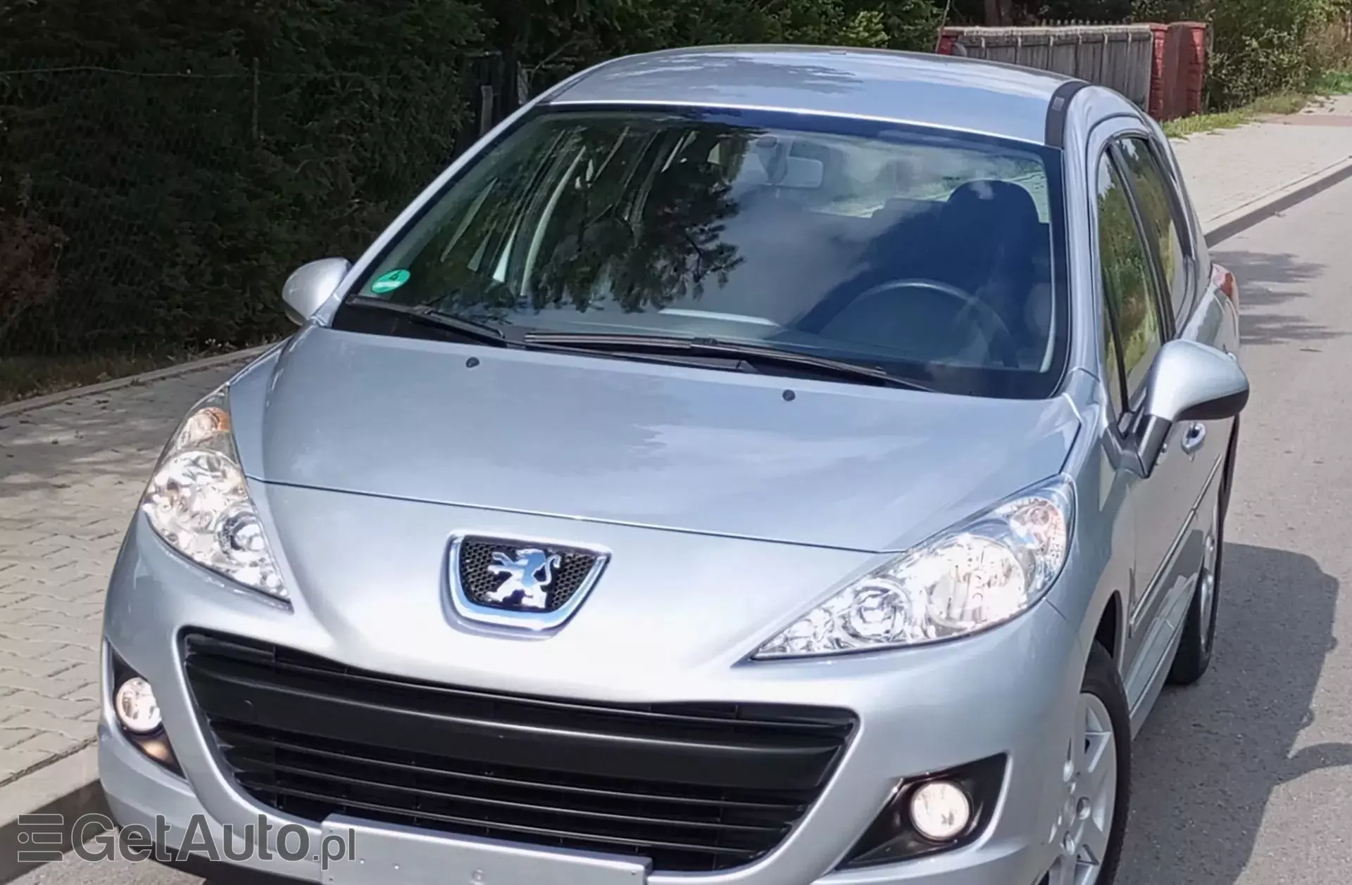 PEUGEOT 207 1.4 i (75 KM)