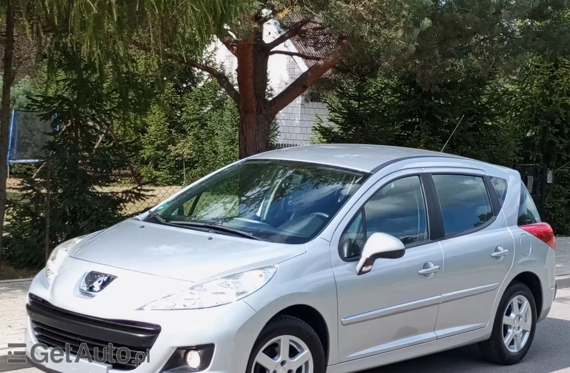 PEUGEOT 207 1.4 i (75 KM)