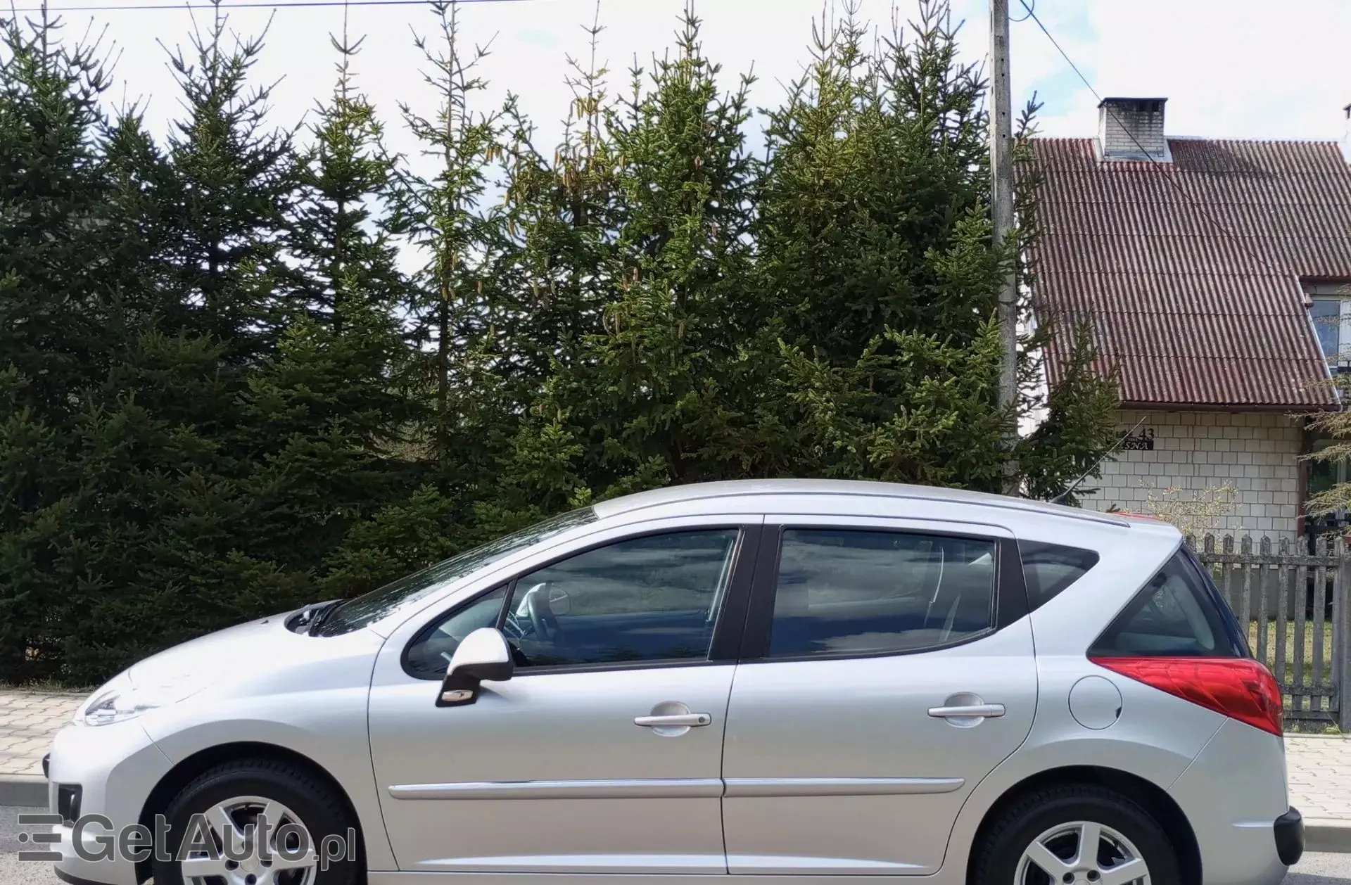 PEUGEOT 207 1.4 i (75 KM)