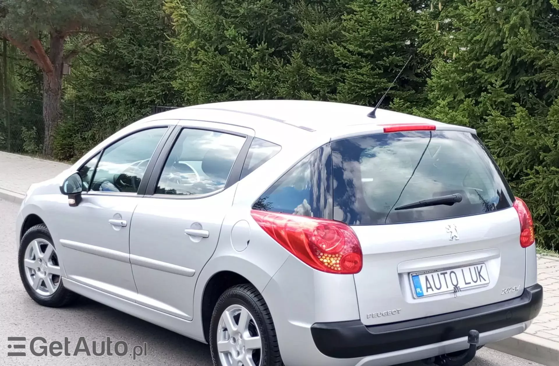 PEUGEOT 207 1.4 i (75 KM)