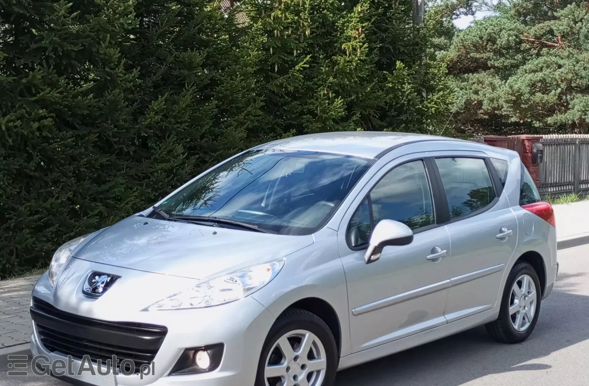 PEUGEOT 207 1.4 i (75 KM)