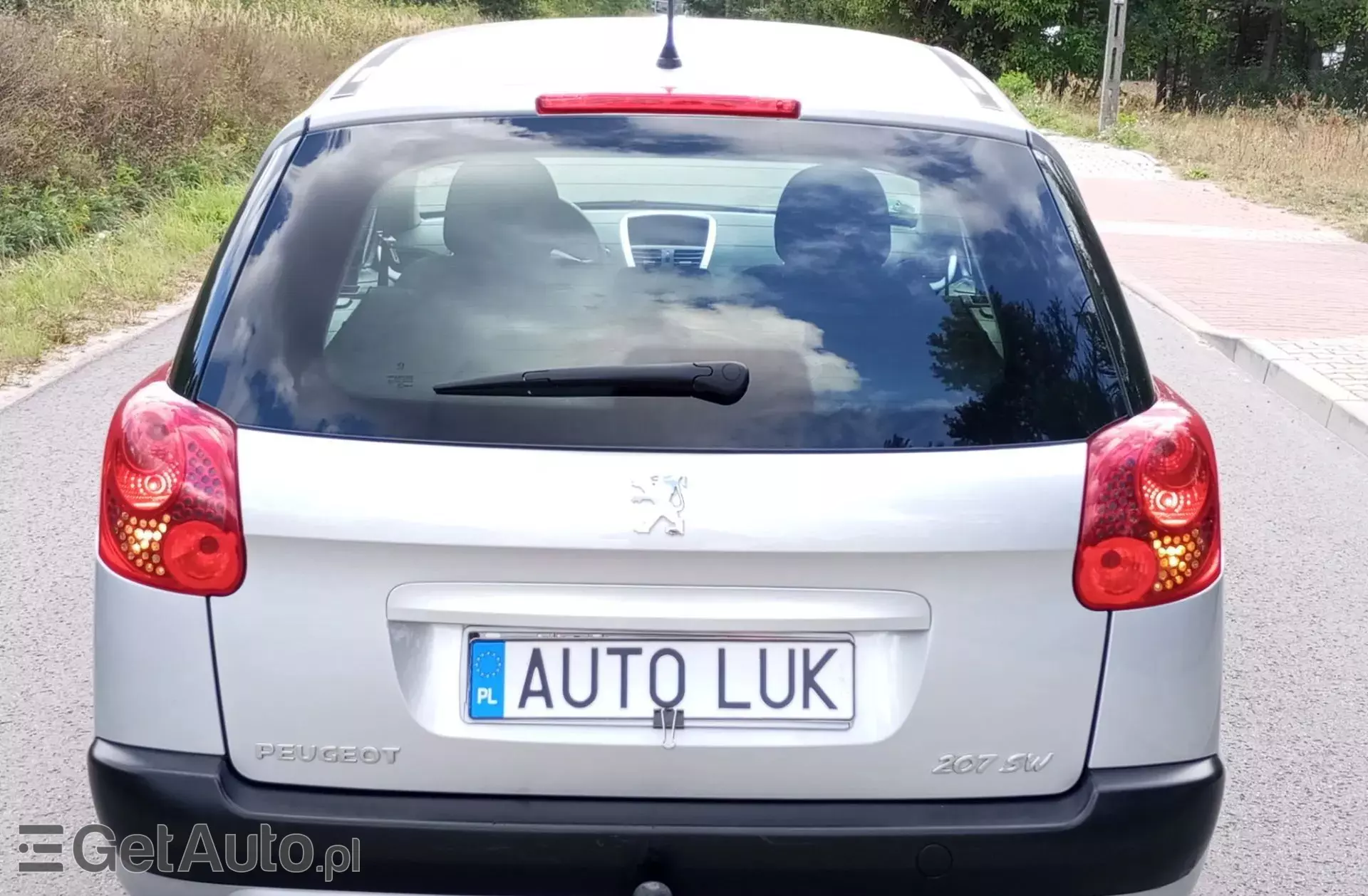 PEUGEOT 207 1.4 i (75 KM)