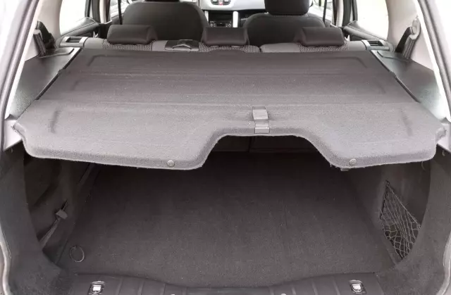 PEUGEOT 207 1.4 i (75 KM)