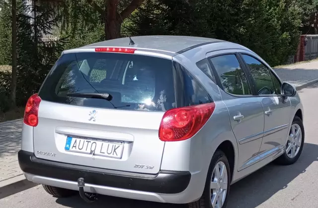 PEUGEOT 207 1.4 i (75 KM)
