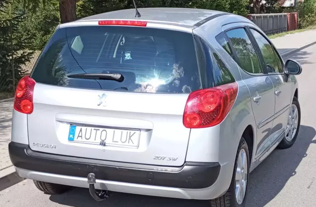 PEUGEOT 207 1.4 i (75 KM)