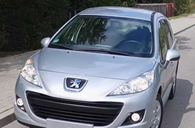 PEUGEOT 207 1.4 i (75 KM)