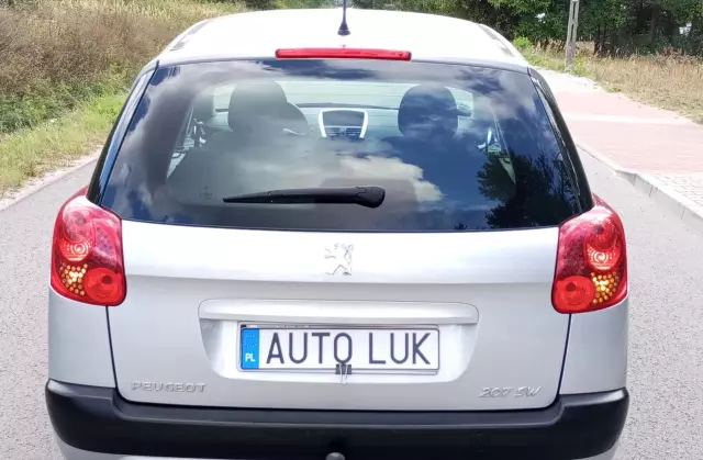 PEUGEOT 207 1.4 i (75 KM)