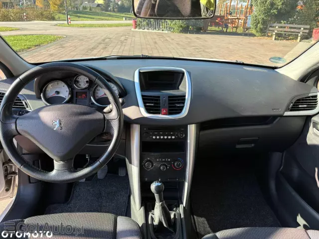 PEUGEOT 207 