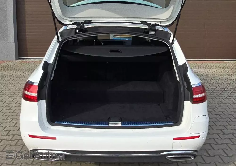 MERCEDES-BENZ Klasa E 300 de PHEV 4-Matic Exclusive 9G-Tronic