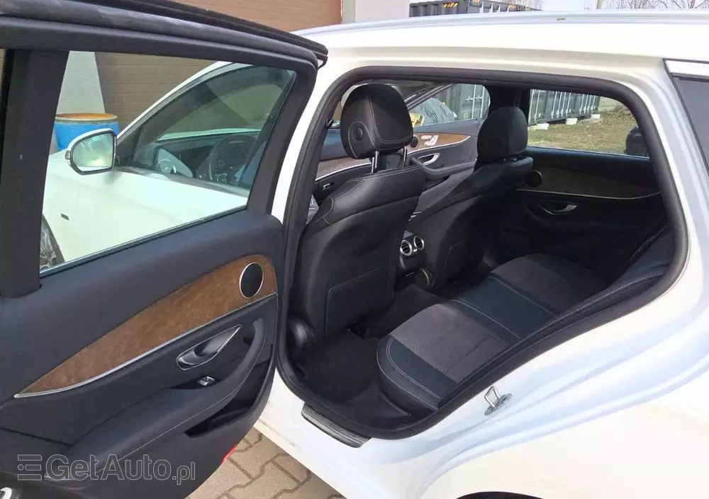 MERCEDES-BENZ Klasa E 300 de PHEV 4-Matic Exclusive 9G-Tronic