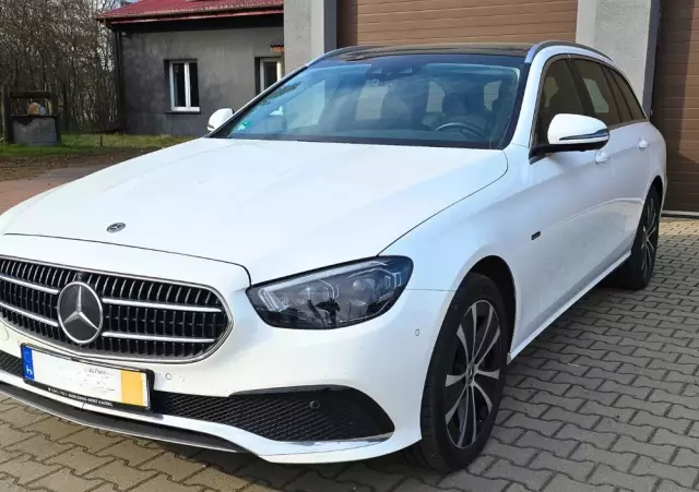 MERCEDES-BENZ Klasa E 300 de PHEV 4-Matic Exclusive 9G-Tronic