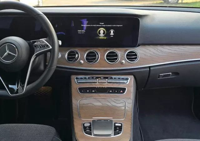 MERCEDES-BENZ Klasa E 300 de PHEV 4-Matic Exclusive 9G-Tronic