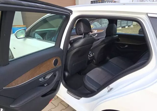 MERCEDES-BENZ Klasa E 300 de PHEV 4-Matic Exclusive 9G-Tronic
