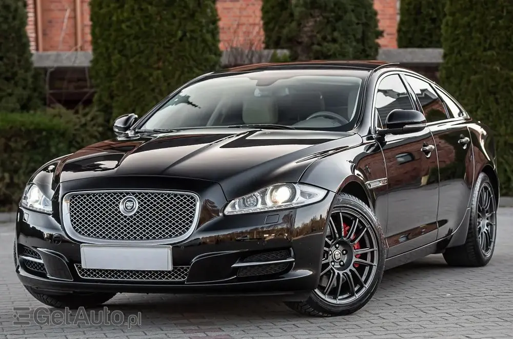 JAGUAR XJ 