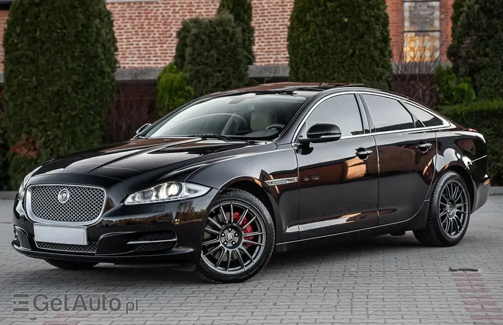 JAGUAR XJ 