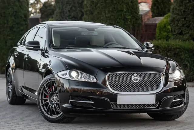 JAGUAR XJ 